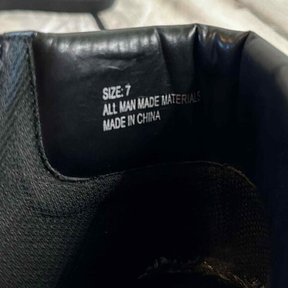 D10 Lulus Black Hightop Sneaker Boots with Side Zipper, Size 7, Pre-owned - Picture 7 of 7